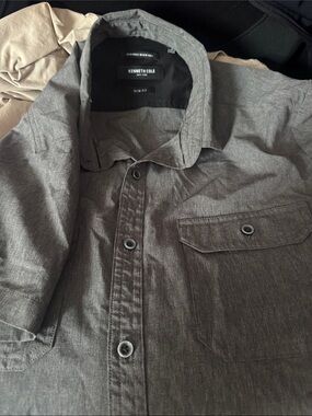 Kenneth Cole Men's Gray Slim Fit flex Button- down short sleeve casual shirt